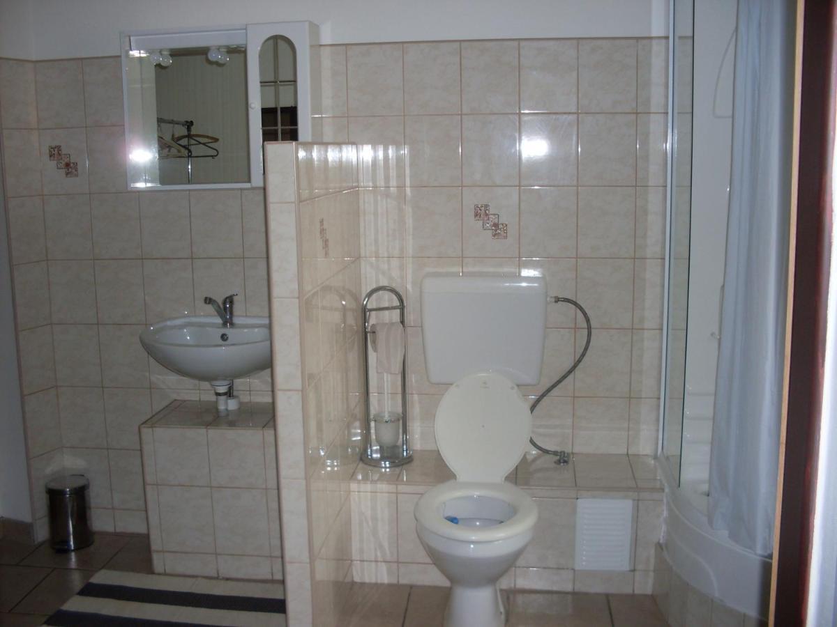 Pension U Kastanu Karlovy Vary Quarto foto